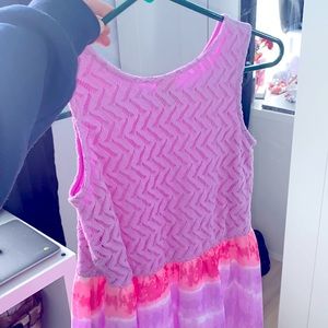 Worn once, comfortable Easter dress, front is shorter, back is longer 💕